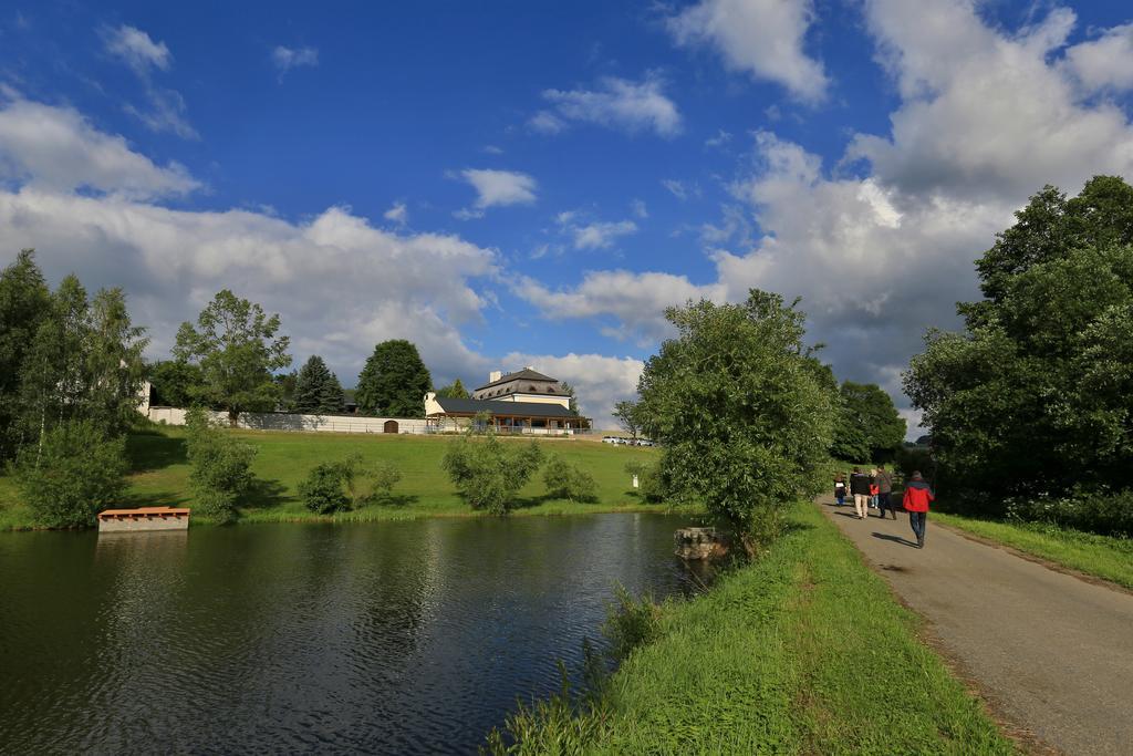 Resort Lisensky Dvur Sněžné المظهر الخارجي الصورة